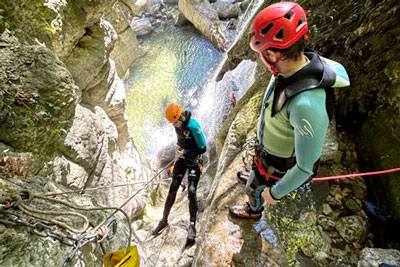 Une journée de canyoning pour descendre l'intégral du canyon du Furon